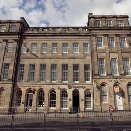 فندق Travelodge Waterloo Place 2*