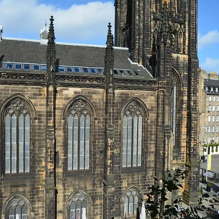 Royal Mile Elegance - Space & Luxury Edinburgh