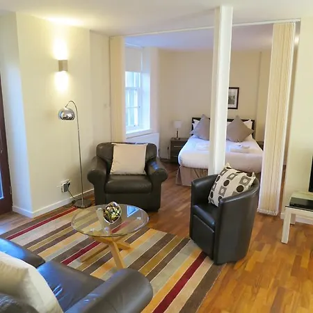 - Royal Mile Apartment Edinburgh