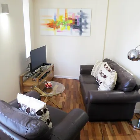 - Royal Mile Apartment *
