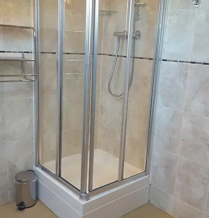 Penthouse Sleeps 11 Daire