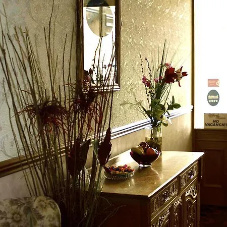 Guest house Gifford House 4*