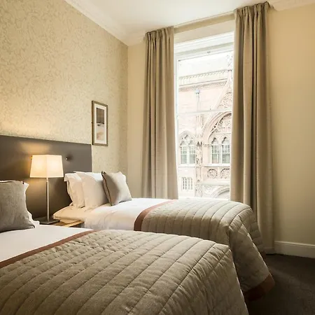 Fountain Court - Royal Garden