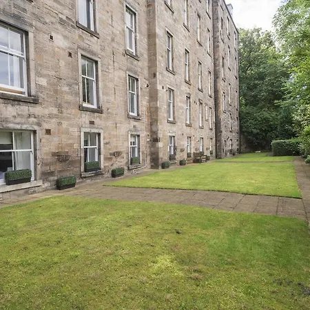 Fountain Court - Royal Garden 4*