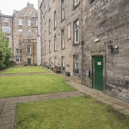 Fountain Court - Royal Garden Lejlighedshotel