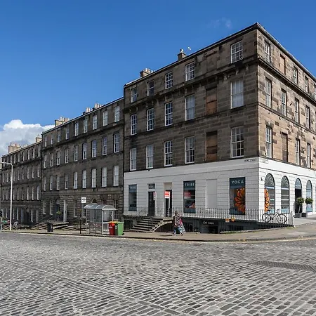 Howe Street Apartment Apartment