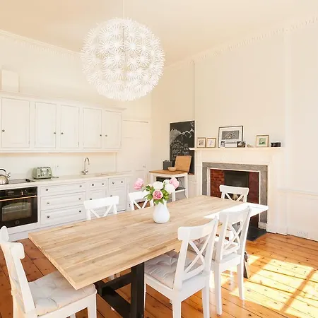 Howe Street Apartment Apartment