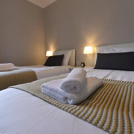 Meadowbank House Luxury * אדינבורו