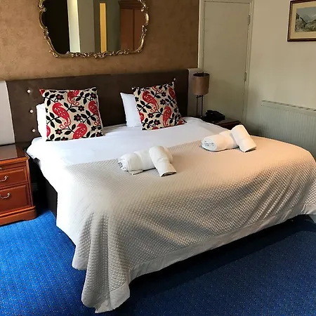 Royal Ettrick Hotel 3*