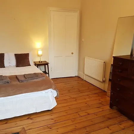 Evergreen - Broughton Street Apartment