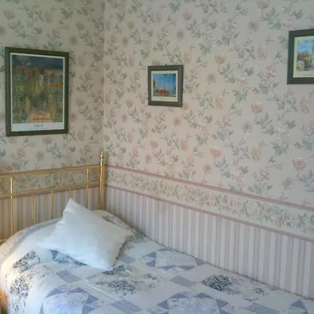 Almond House Bed & Breakfast