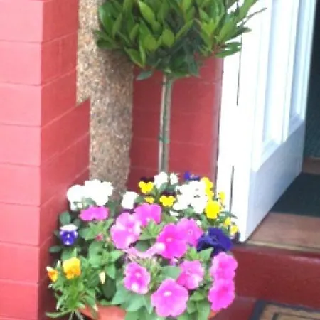 Almond House Bed & Breakfast *