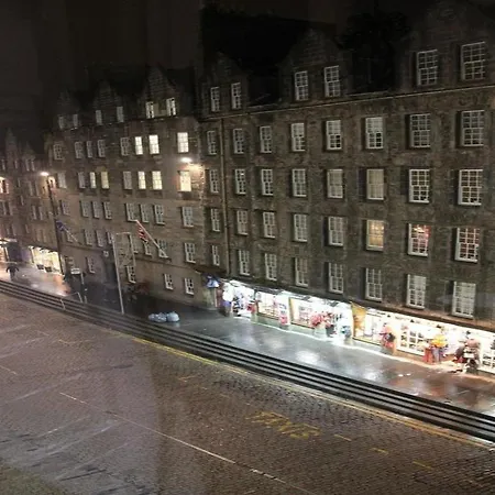- Royal Mile Apartment *
