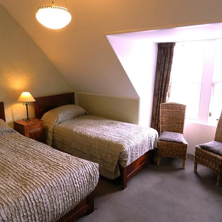 Balmoral 3*