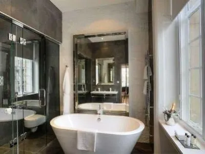 Otel The On The Mile