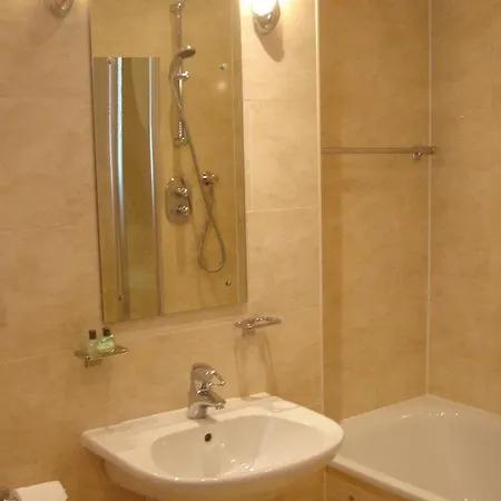 Dreamhouse Holyrood Park شقة