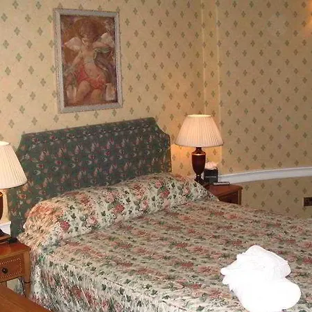 Albany Hotell 3*
