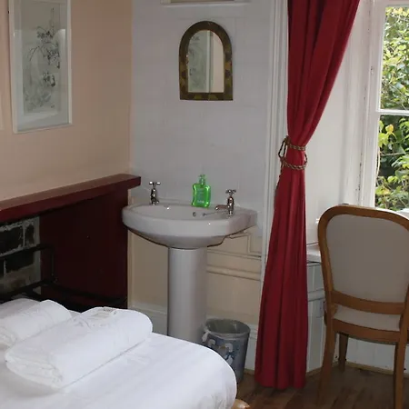 Dene Guest House, New Town Penzion EDI