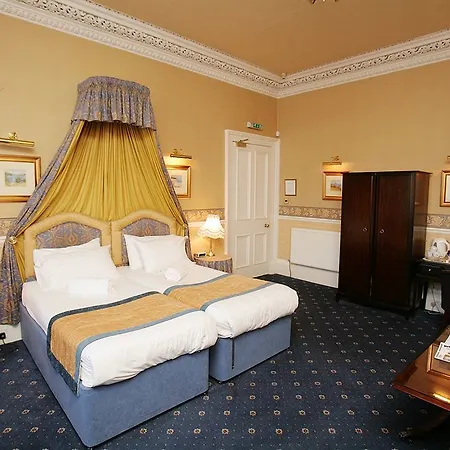 West End Pensjonat 4*