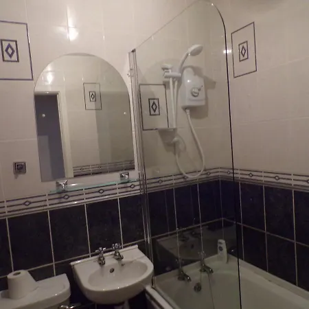 3 Bedroom Penthouse With Rooftop / Balcony & Parking Daire Edinburgh