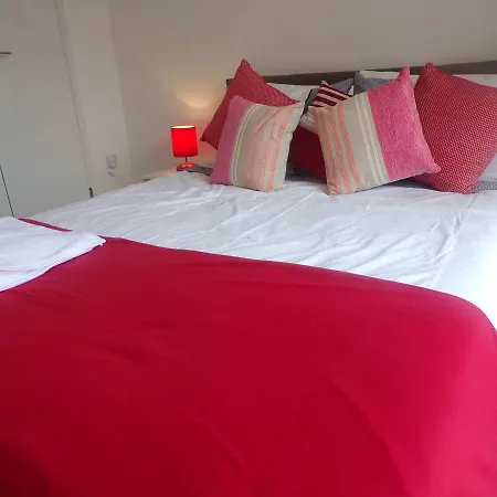 Daire 3 Bedroom Penthouse With Rooftop / Balcony & Parking Edinburgh