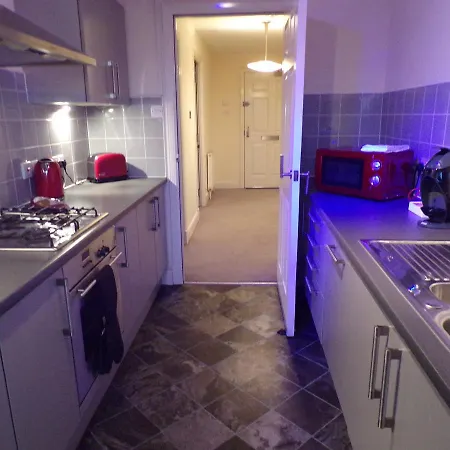 3 Bedroom Penthouse With Rooftop / Balcony & Parking Daire