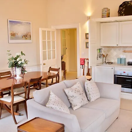 Apartament Period On Castle Street Edynburg