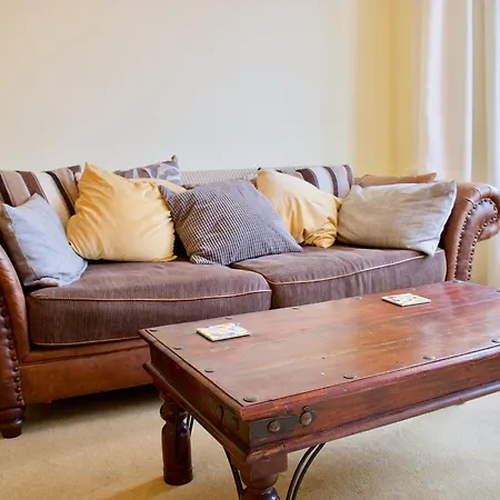 2 Bedroom Bruntsfield Sleeps 4 *