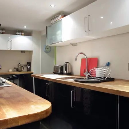 2 Bedroom Flat In City Centre Sleeps 4 Appartement