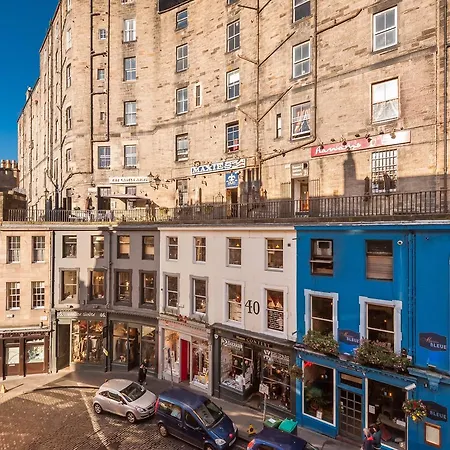 West Bow Just Off Royal Mile * Эдинбург