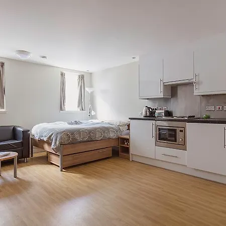 Lady Nicolson Court Апартаменты