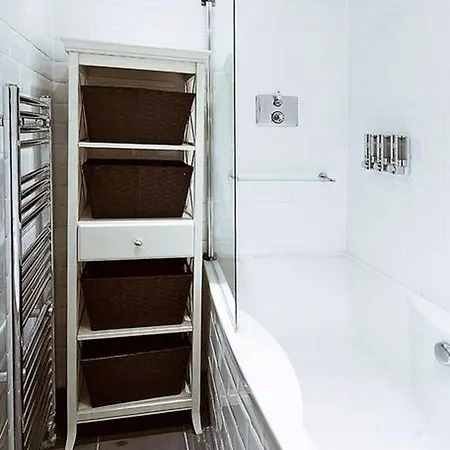1 Bedroom Flat With Castle View