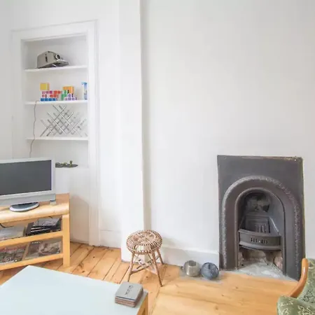 2 Bedroom Flat 10 Minutes From The City Centre Apartment Edinburgh