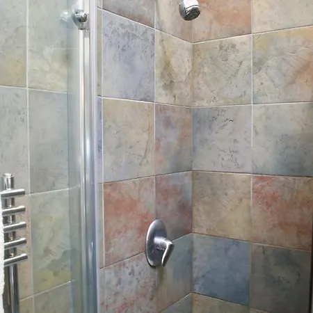Fabulous 3 Bedroom Flat With Castle Views Apartment