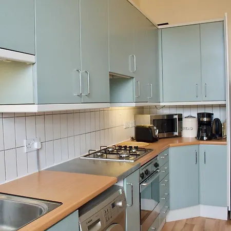 Fabulous 3 Bedroom Flat With Castle Views * Edinburgh