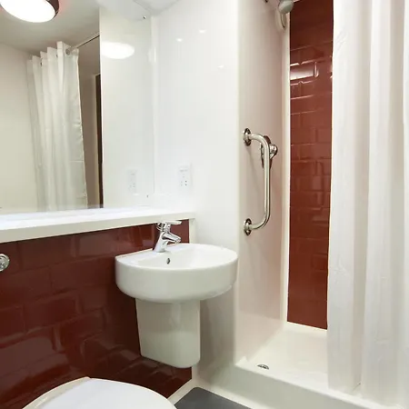 Отель Travelodge Queen Street Эдинбург