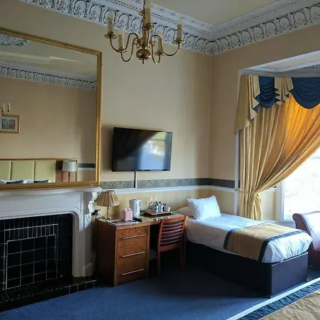 West End 4* Edynburg