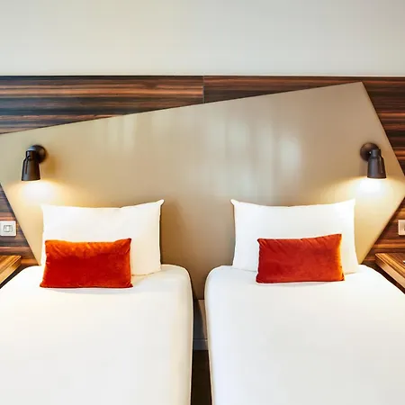 Adagio Royal Mile Aparthotel 4*