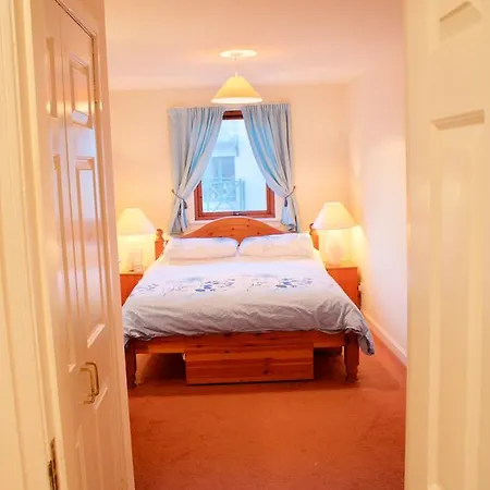 2 Bedroom, 2 Bathroom In Stockbridge Sleeps 4 Διαμέρισμα *