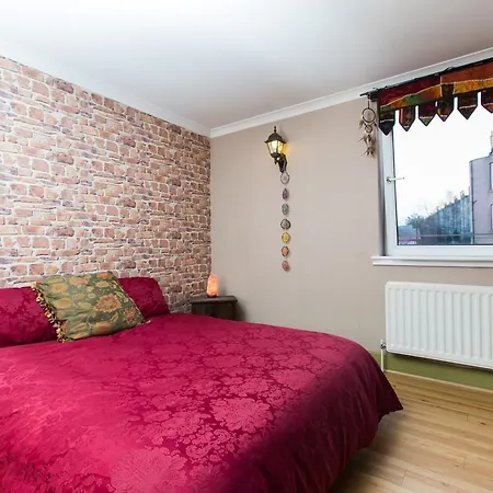 Charming 2br Flat For 4 Overlooking Holyrood Park