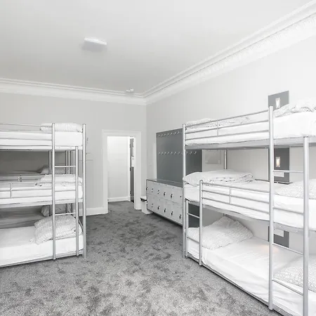 Hostel Revolver Edinburgh