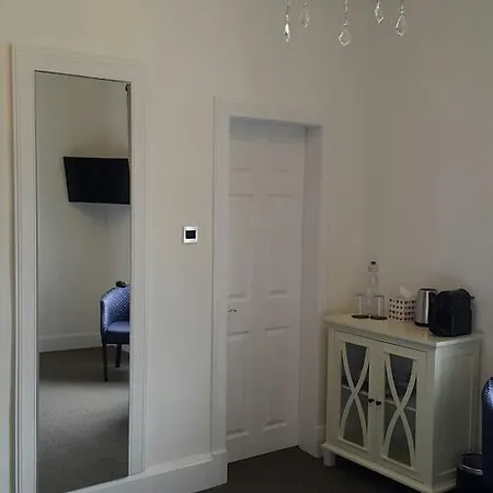 West End Pensjonat 4*