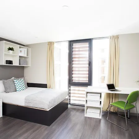 Unite Students - Salisbury Court Apartmán *