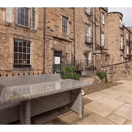 Lovely 3br Garden Flat For 5 Within City Centre * Edimburgo
