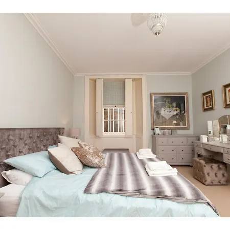 Lovely 3br Garden Flat For 5 Within City Centre * Edimburgo