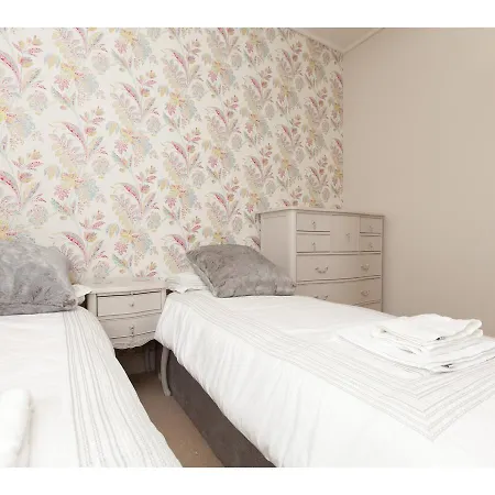 Lovely 3br Garden Flat For 5 Within City Centre * Edimburgo