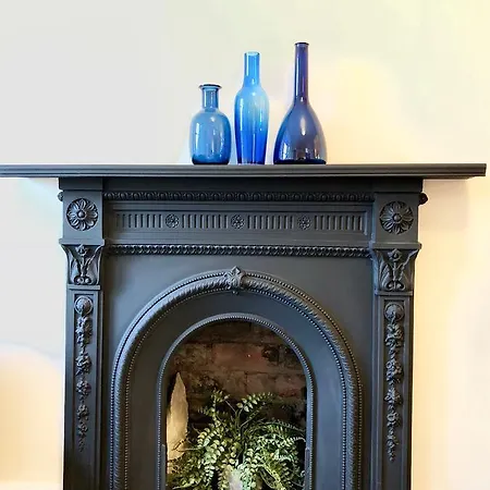 Modern Central & Bright Minimal Pad Edinburgh