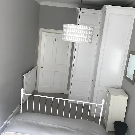 2 Bed Flat With Beautiful Views Apartment