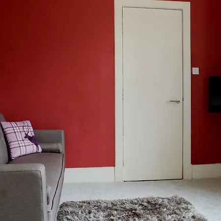 Royal Mile 2 Bedroom Flat *