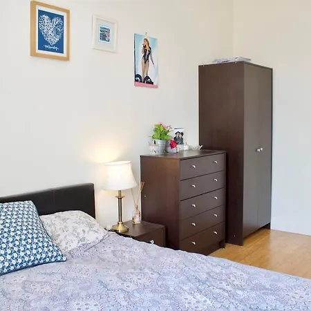 City Centre 2 Bedrooms *